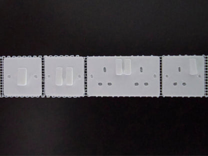 1:12 Scale Dolls House Miniature - Plug Sockets & Light Switches 5x Each 20 Qty